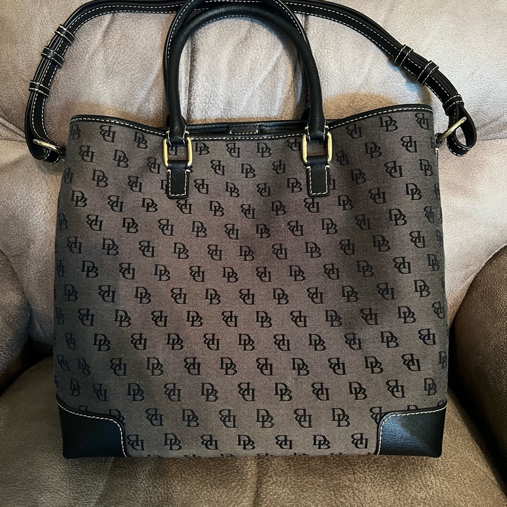 Dooney & Bourke Purse - Picture 6 of 8